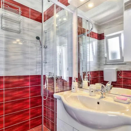 Amazing In W/ Outdoor Swimming Pool, Wifi&4 Bedrooms Kaštel