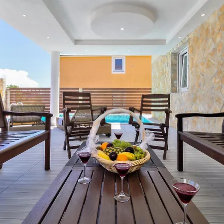 Lovely Home In Kastel Feriehus